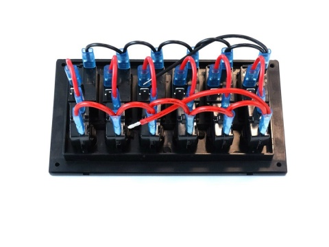 Panel przełączników 12/24V ON-OFF x 6 + bezpieczniki 3 x 5A, 2 x 10A, 15A IP68