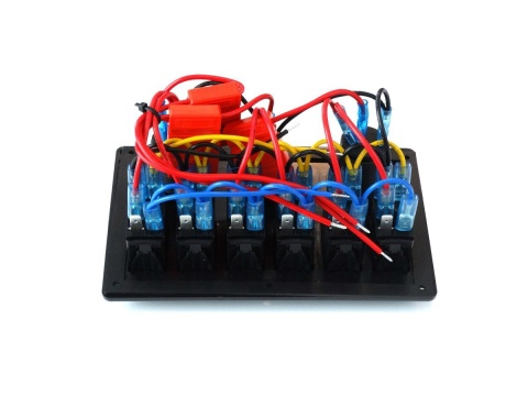 Panel przełączników ON-OFF x 5 + gniazdo zapalniczki + 2 gniazda USB 3.1A + 2 bezpieczniki 15A